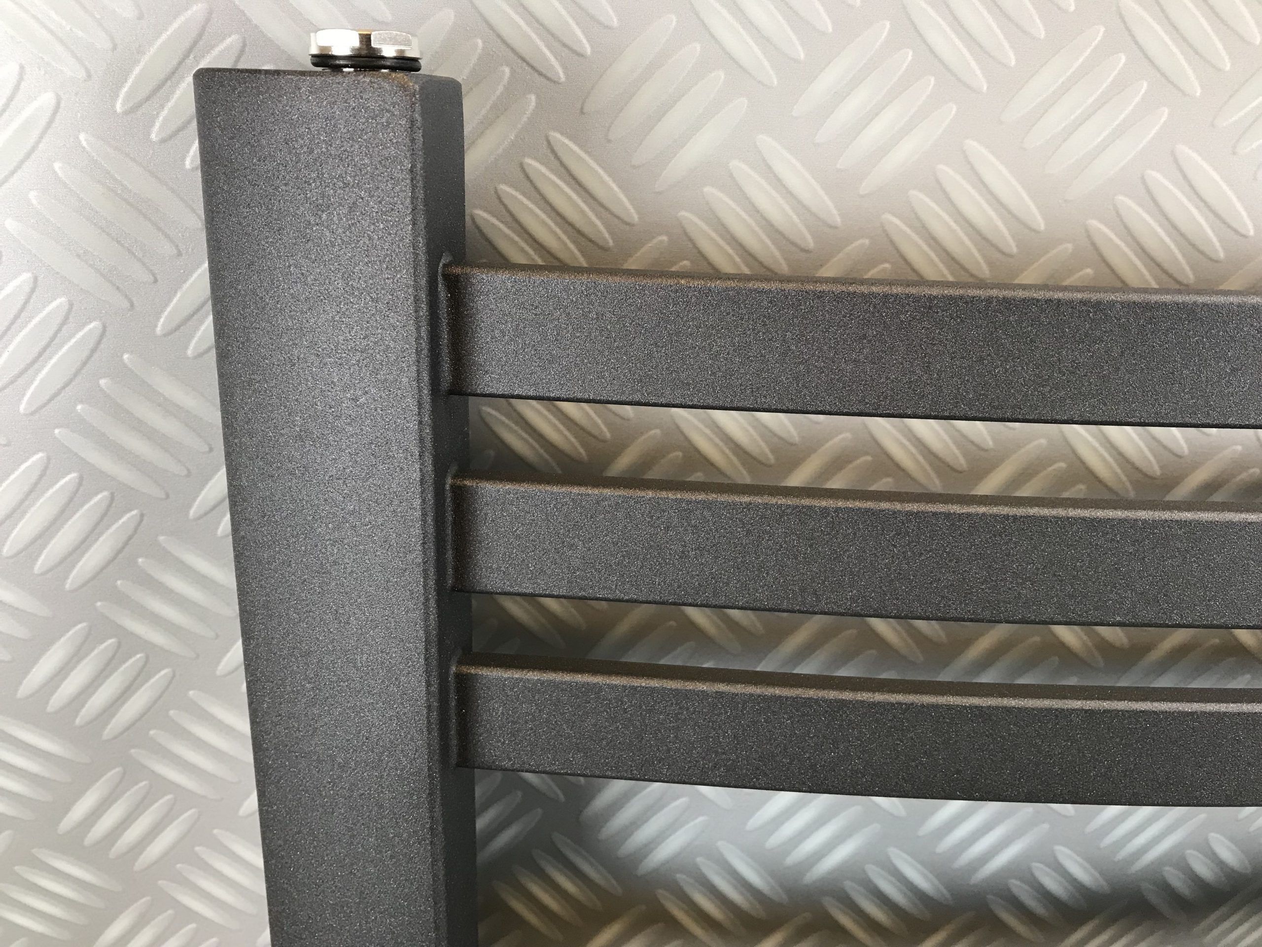 Design Radiator TOMI Antraciet 1120x580mm - Afbeelding 3