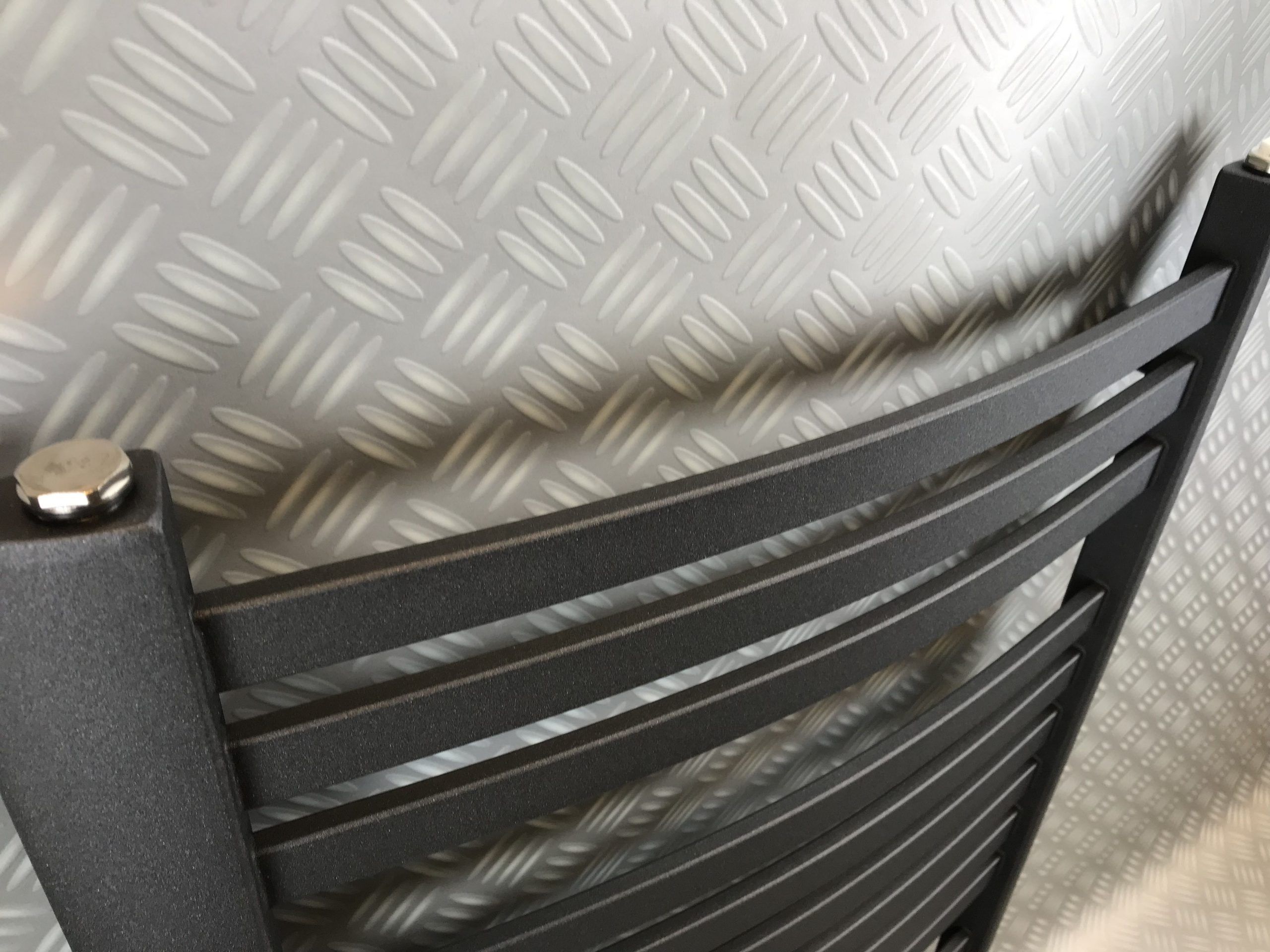 Design Radiator TOMI Antraciet 1120x580mm - Afbeelding 4